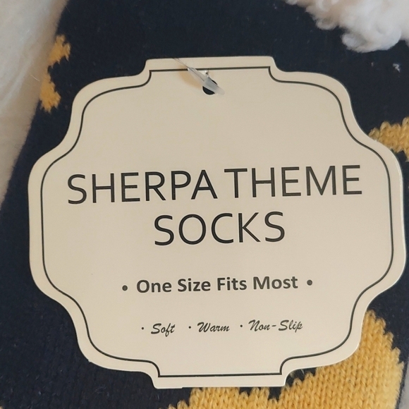 Sherpa Theme Socks "Sweet Dreams" Moon Star Cloud Anti Slip - One Size - Picture 6 of 7